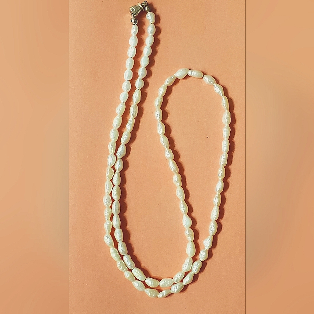 Vintage freshwater rice pearl necklace